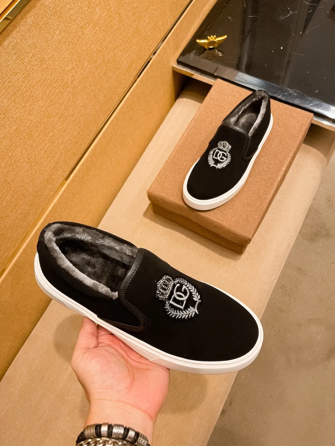 P360🚘🚘【DG】🔥 Velvet lining 🔥High-end men's shoes brand official website 1:1 latest masterpiece: the upper is made of Italian imported first-layer cowhide with Shushi original anti-slip and wear-resistant outsole🔥, making walking more convenient and comfortable! An exclusive new model, a stunning work, a beautiful 1:1 replica [color] compared to the official quality! Create a fashionable personality to set off your uniqueness! A must-have for trendy men! Classic 🔥Size: 38-44 Color: 🔥 3⃣️colors available🔥